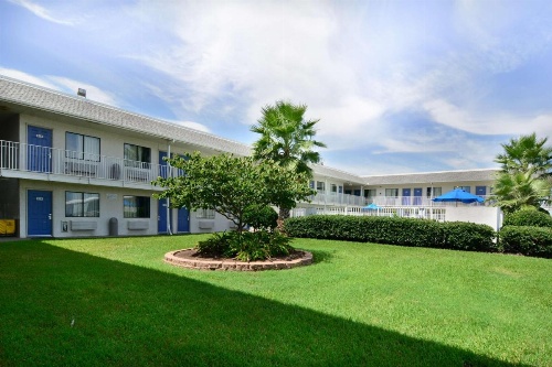 Motel 6-Galveston, TX image 28