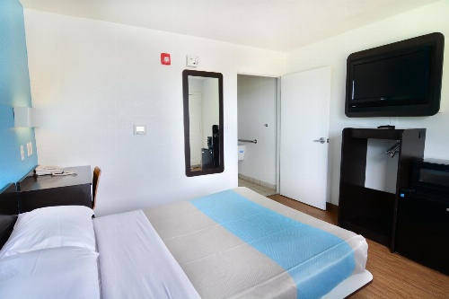 Motel 6-Galveston, TX image 4