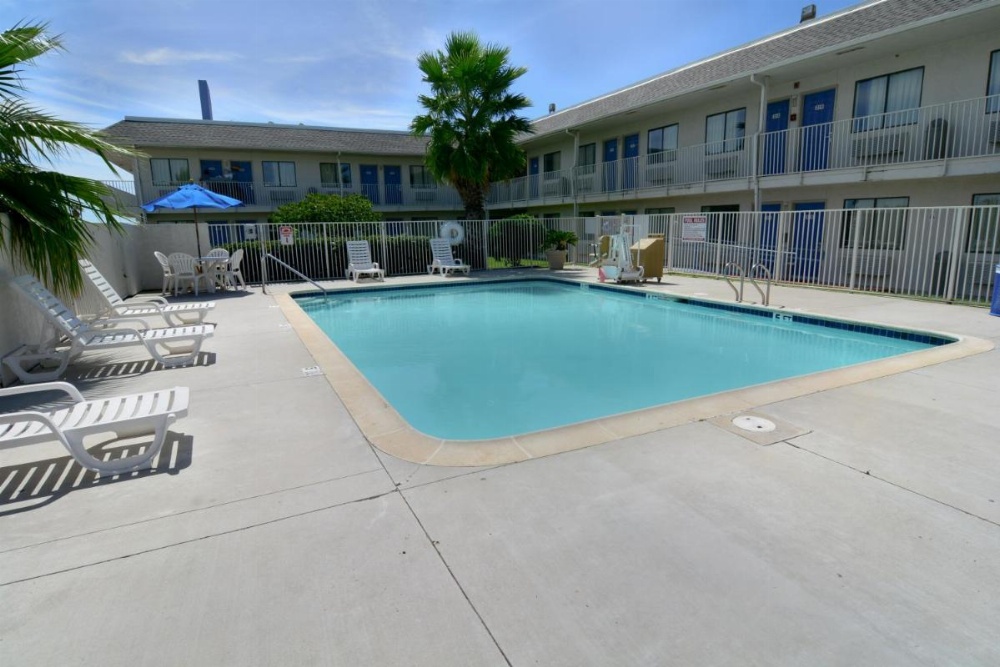 Motel 6-Galveston, TX Image 6